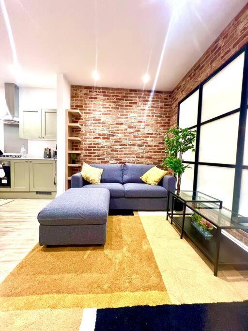 Brand New Apt - Beach Breeze Spacious 1-Bedroom Apartment With Parking - Sleeps 4 Ppl- Internet Bournemouth Eksteriør bilde