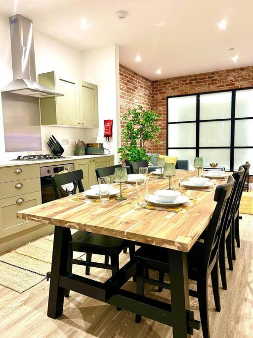 Brand New Apt - Beach Breeze Spacious 1-Bedroom Apartment With Parking - Sleeps 4 Ppl- Internet Bournemouth Eksteriør bilde