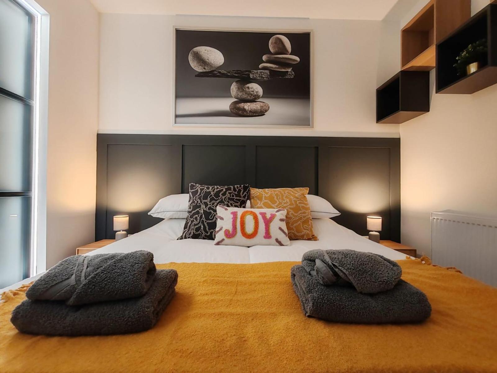 Brand New Apt - Beach Breeze Spacious 1-Bedroom Apartment With Parking - Sleeps 4 Ppl- Internet Bournemouth Eksteriør bilde