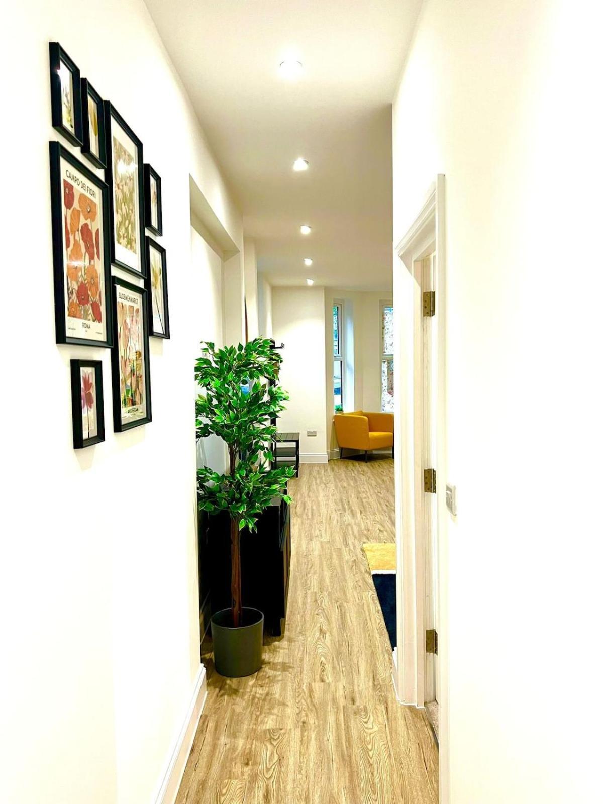 Brand New Apt - Beach Breeze Spacious 1-Bedroom Apartment With Parking - Sleeps 4 Ppl- Internet Bournemouth Eksteriør bilde
