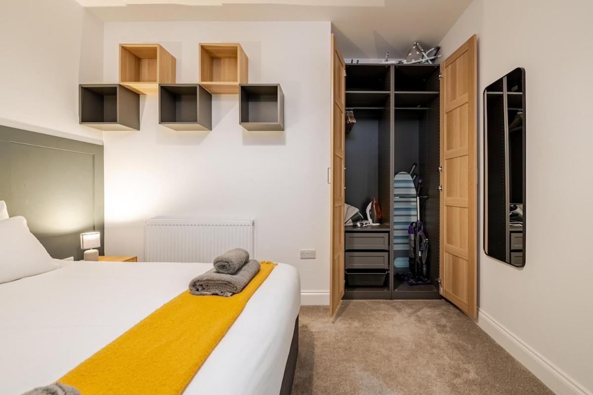 Brand New Apt - Beach Breeze Spacious 1-Bedroom Apartment With Parking - Sleeps 4 Ppl- Internet Bournemouth Eksteriør bilde