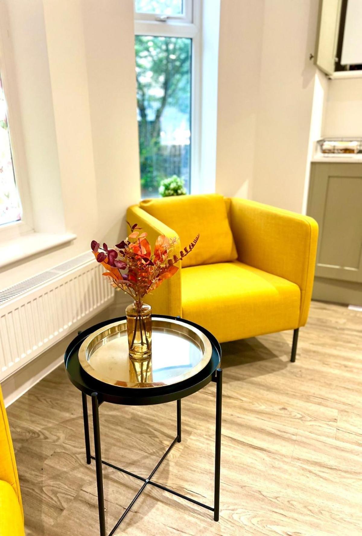 Brand New Apt - Beach Breeze Spacious 1-Bedroom Apartment With Parking - Sleeps 4 Ppl- Internet Bournemouth Eksteriør bilde