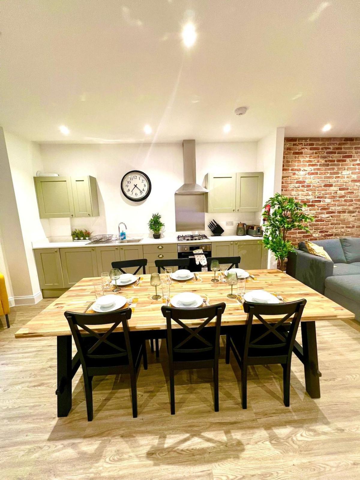 Brand New Apt - Beach Breeze Spacious 1-Bedroom Apartment With Parking - Sleeps 4 Ppl- Internet Bournemouth Eksteriør bilde
