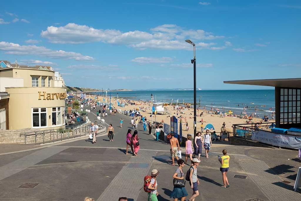 Brand New Apt - Beach Breeze Spacious 1-Bedroom Apartment With Parking - Sleeps 4 Ppl- Internet Bournemouth Eksteriør bilde